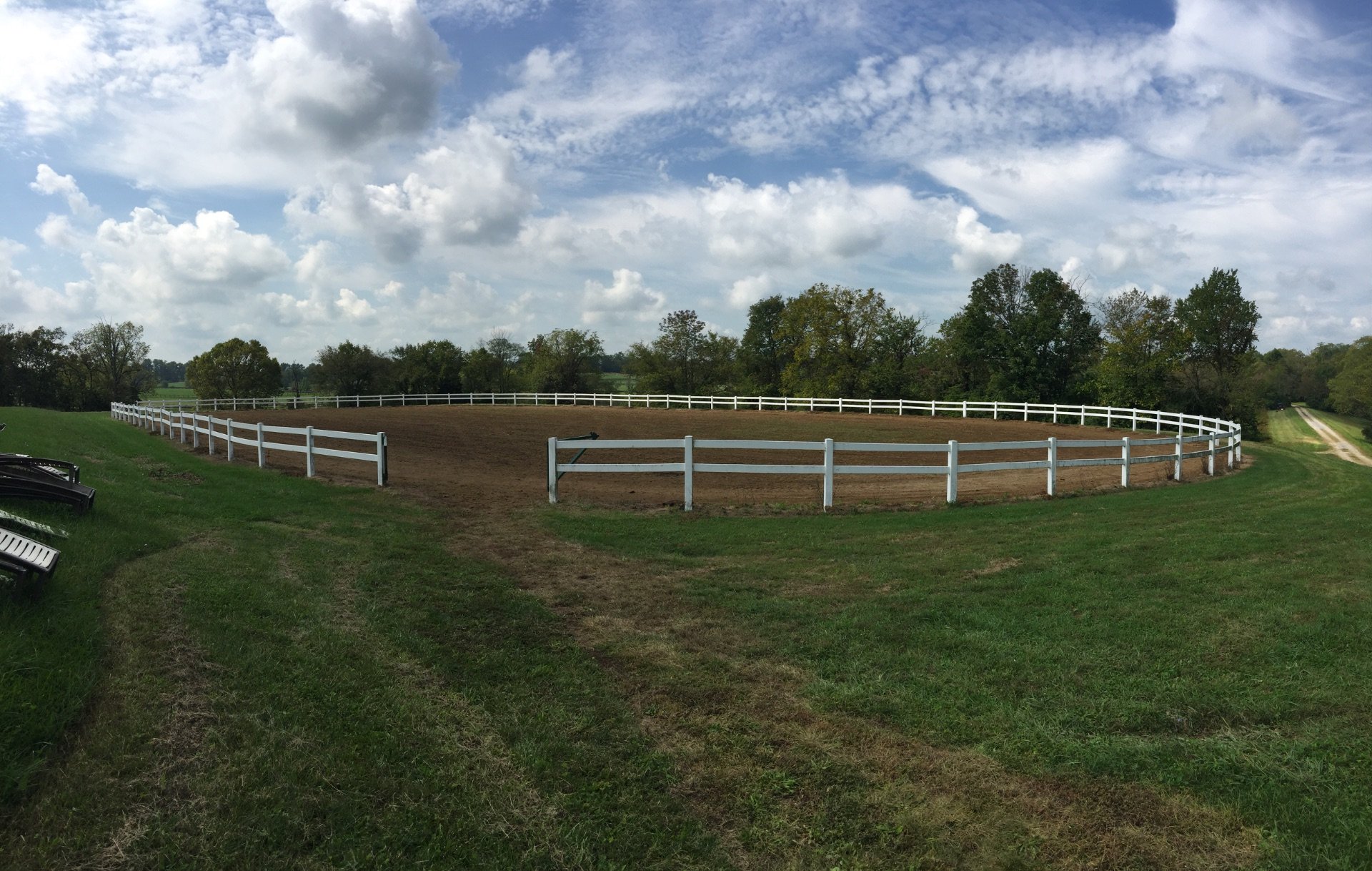 Queenslake LLC — horse boarding in Georgetown, KY